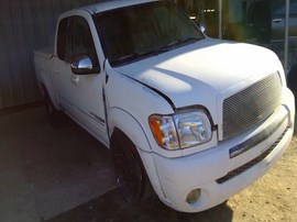 2006 TOYOTA TUNDRA, WHITE, SR5 MODEL, CREW CAB, 4.7L, AT, 2WD, Z25260